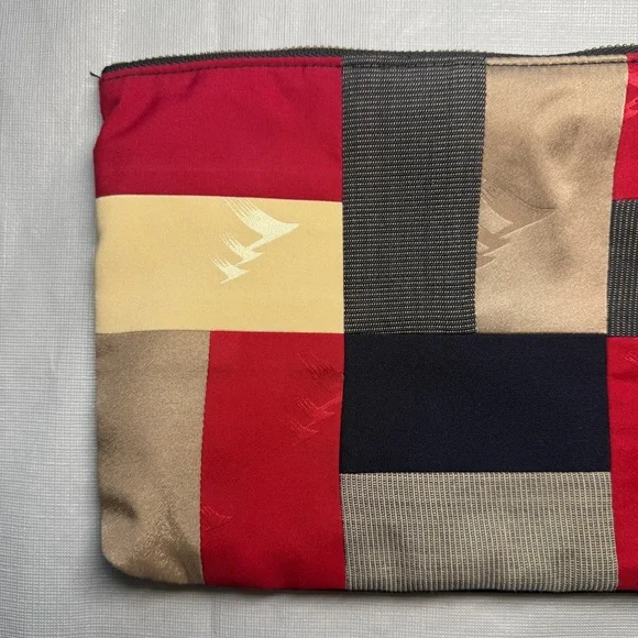 HP ❤️ Upcycyled Cathay Pacific Uniform Pouch - Picture 3 of 5